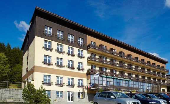 人員密集的生產(chǎn)加工車(chē)間，員工集體宿舍消防設(shè)